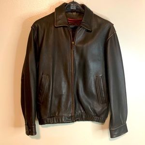 Saint John Bay men’s leather bomber jacket size medium in great condition